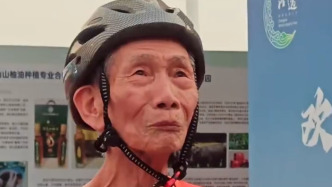 75歲江西老人參觀海南艦，這一刻他的眼角濕潤了
