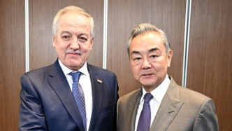 ​王毅会见塔吉克斯坦外长穆赫里丁