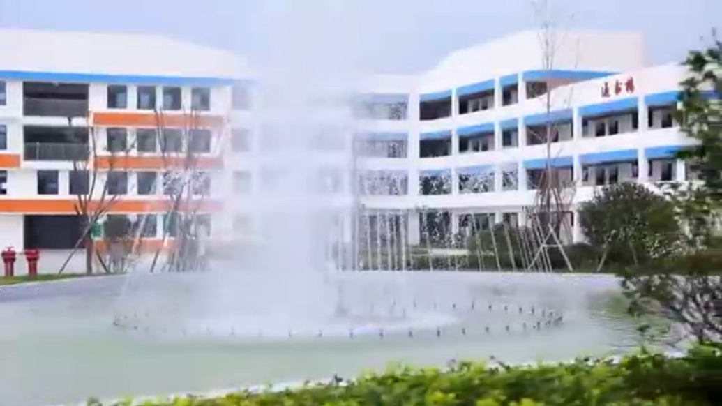 学生投诉晚自习不合理、食堂饭菜有蛆被骂，苍溪县教育局：涉事者停职