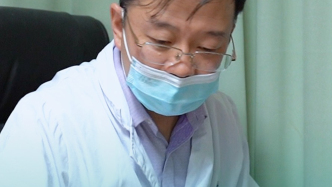 寶寶多并趾術(shù)后來復(fù)查，為什么走會路一拐一拐的？