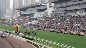 “富卫保险冠军赛马日”创双纪录，打造赛马旅游盛宴，印证香港联通国际优势