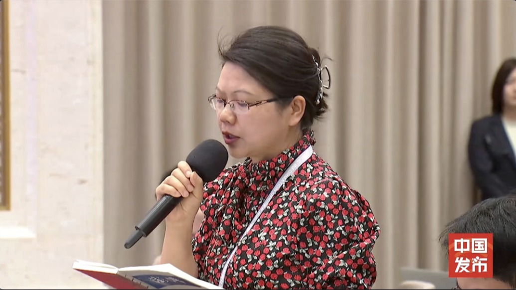 發改委答澎湃:針對長期搖號家庭和無車家庭等重點群體,定向增發購車指標