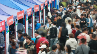 事關(guān)穩(wěn)就業(yè)穩(wěn)經(jīng)濟(jì)，10張海報看懂這場發(fā)布會的政策信號