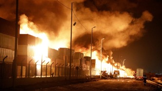 第1現(xiàn)場｜無軍用物資！伊朗港口爆炸已遇難40人傷1200人
