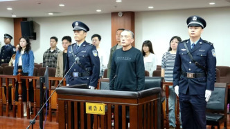 非法收受財物逾1648萬，湖南原副廳級干部康月林一審被判十年半