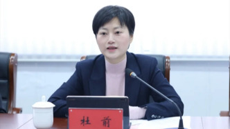 杜前任寧波中院代理院長，卸任寧波海事法院院長