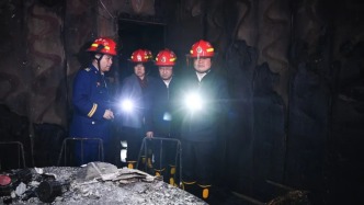 辽宁省委书记、省长连夜赶赴辽阳市白塔区火灾事故现场，指导善后处置工作