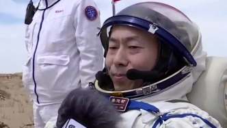 蔡旭哲二次摘星歸來：鮮艷的中國紅是太空中最亮的色彩