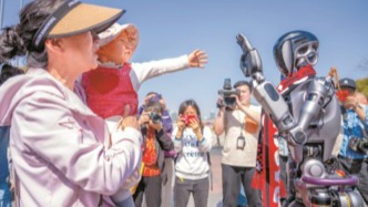 解放日?qǐng)?bào)：人形機(jī)器人新賽道正積蓄澎湃動(dòng)能