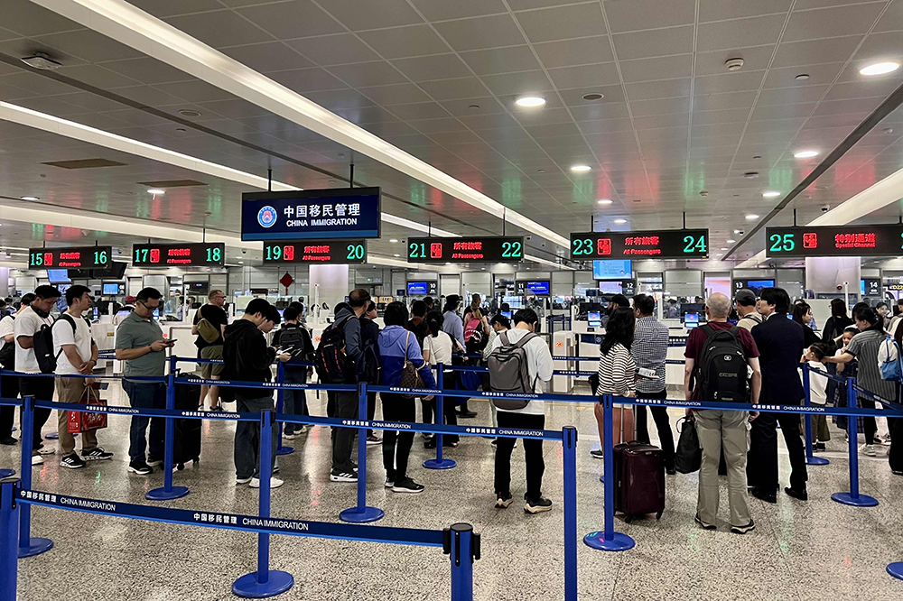 五一假期上海口岸出入境客流总量预计达59.4万人，同比增约30%