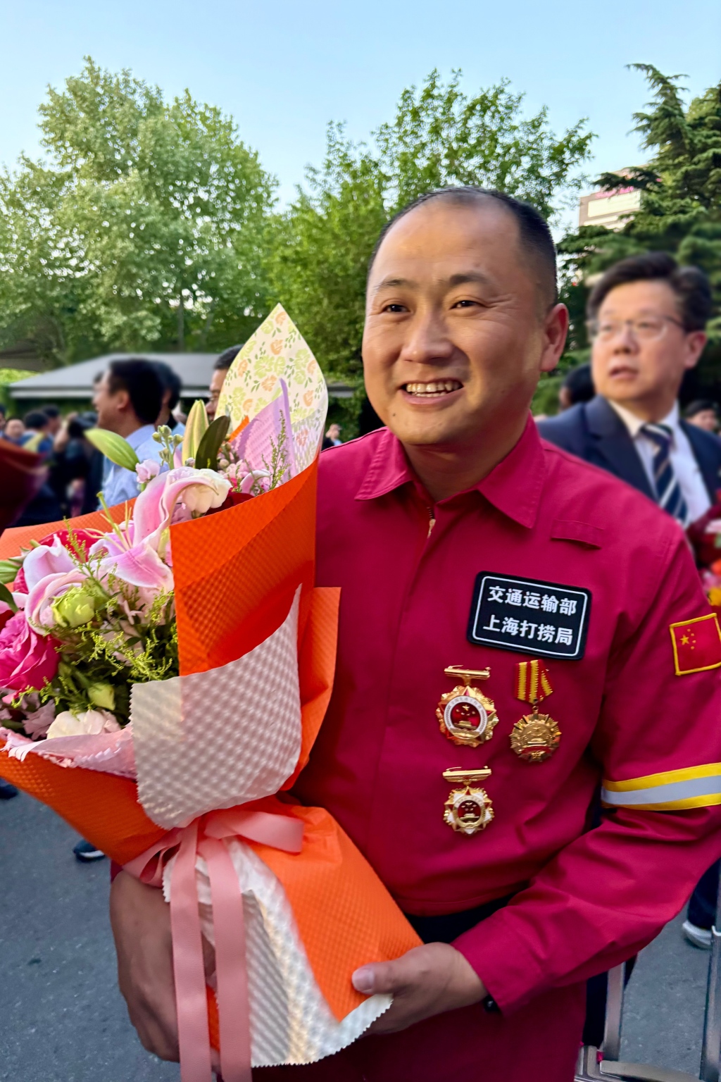 生命与大海相连：他在300多米的深海行走，在沉船一线打捞救援