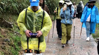 机器人用在何处丨游客穿戴“外骨骼”爬山，感叹“挺得劲”