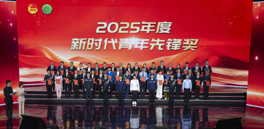 新华社评论员：在推进中国式现代化的宽广舞台上绽放青春光彩