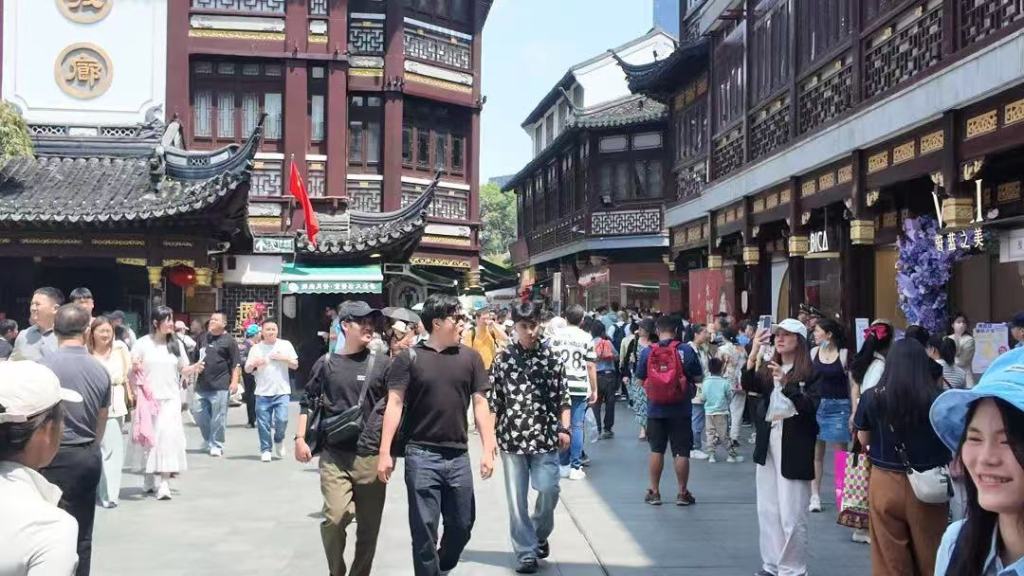 申活观察|人潮涌动成常态,豫园为何常来常新? 第1张 申活观察|人潮涌动成常态,豫园为何常来常新? 第1张