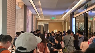 “仿佛一場追星粉絲會”，老鋪黃金完成國內頭部商業中心全覆蓋，品牌化后下一步怎么走？