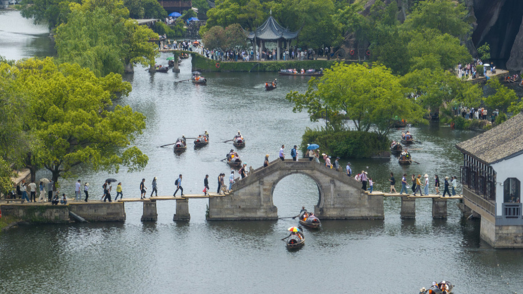 五一假期旅游大市党政领导靠前调度，重视解决游客反映的问题