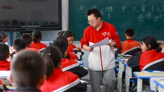 光明日報頭版評論：讓投身西部成為青春潮流