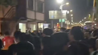 上千游客深夜滯留張家界大喊退票？當地通報情況并致歉