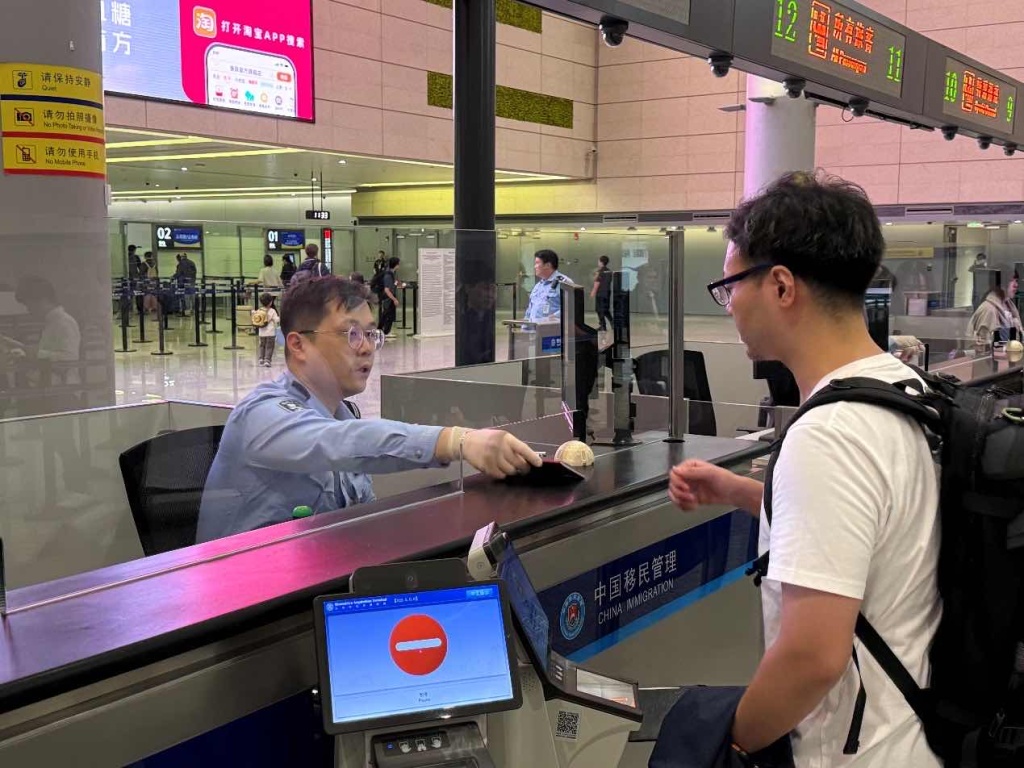 五一假期上海虹桥边检站出入境近4.7万人次，韩国入境旅客同比增118%