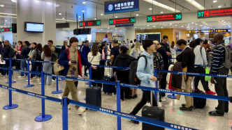 五一假期上海邊檢查驗出入境人員超61萬人次，同比增長23%