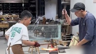 浙江龍泉打寶劍火了 ，游客體驗國家非遺鍛制技藝