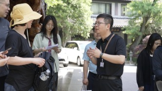 對(duì)話帶團(tuán)當(dāng)導(dǎo)游的文旅局長：沒想到會(huì)“出圈”，文旅干部應(yīng)該跟游客雙向奔赴