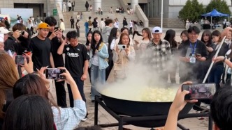 燉羊肉、送餐券，內蒙古一高校校慶把師生“寵上天”