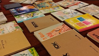 一位上海市民12年參加2784場講座，記下47本讀書筆記