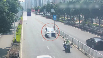 男子被重物砸伤，交警上演现实版“极限救援”