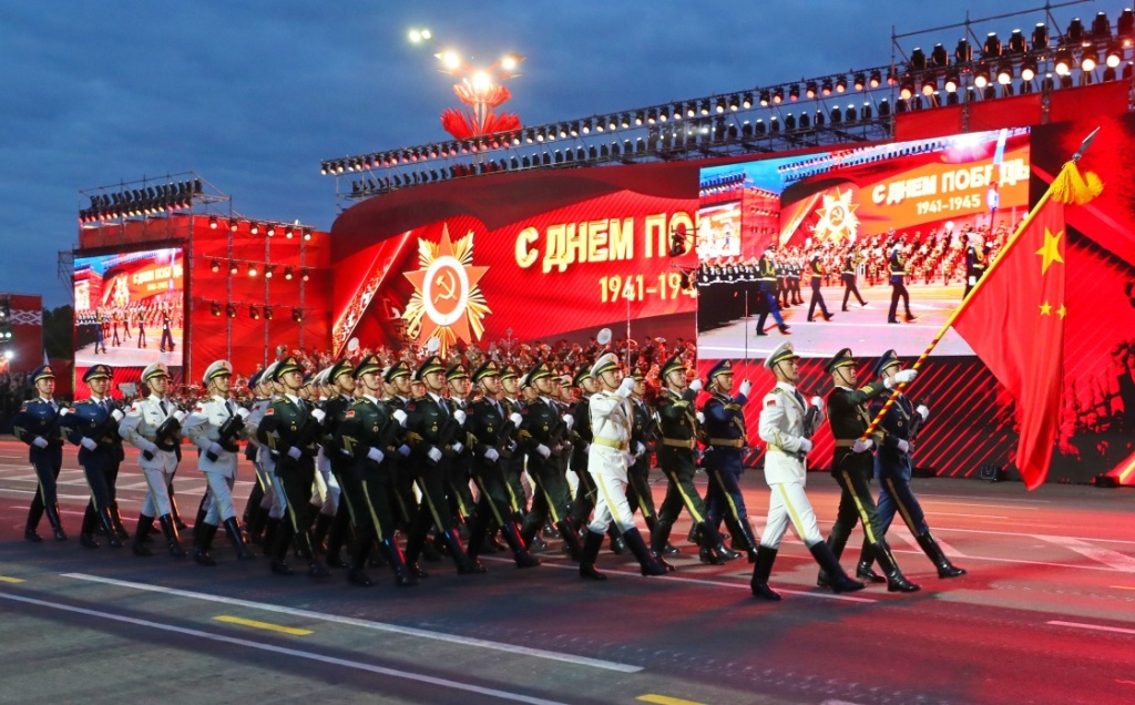 解放军仪仗分队参加白俄罗斯纪念苏联伟大卫国战争胜利80周年阅兵活动