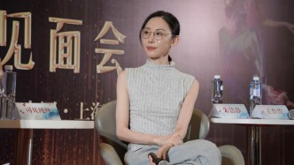 朱潔靜談《朱鹮》造型：每天把自己拗成一只鳥