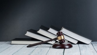 媒體談法院就“行人相撞案”道歉：執法公正，普法莫拉開“距離”