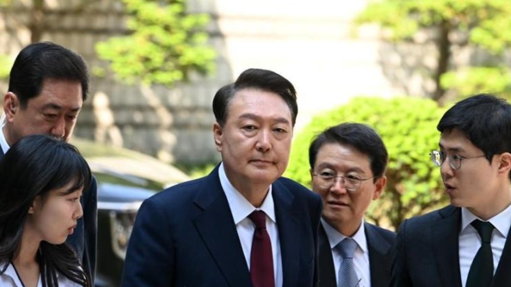 尹錫悅涉內亂罪第三次庭審,法院不準其再走地下通道進入法庭