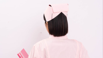 馬上評丨為護(hù)士減負(fù)，不妨破除論文“硬指標(biāo)”