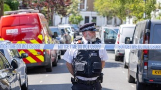英国首相斯塔默住所起火，警方紧急调查情况