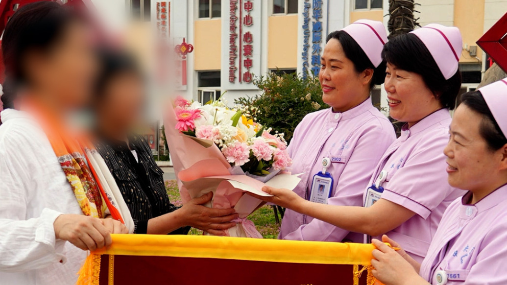 “救死扶傷是天職”！患者突然暈倒，三名護(hù)士長(zhǎng)第一時(shí)間救助