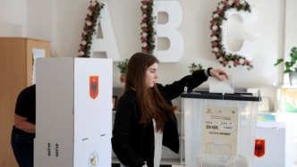 阿爾巴尼亞執政黨連續第四次贏得議會選舉，反對黨此前雇用特朗普競選經理