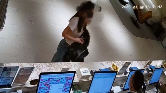 來滬一個月幾乎未花住宿錢，女子虛構衛生問題屢薅酒店羊毛被刑拘