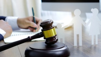 男子恶意遗弃幼子获刑，最高法发布涉未成年人家庭保护典型案例