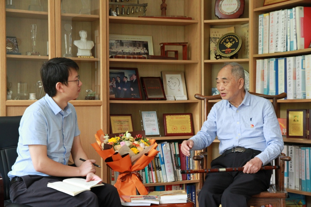 党旗下的青春｜许国屏的艺术人生：一支笛、一件事、一辈子