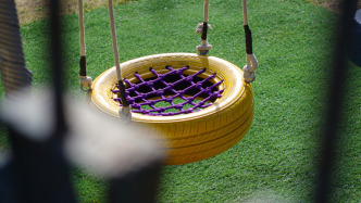 遼寧盤山縣一鄉鎮幼兒園四名老師被指多次毆打一女童，均被行拘