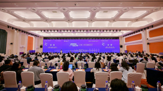 专家：家长要以身作则，孩子是模仿者学习者有时也是评判者