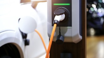 圆桌丨新能源车超充技术元年，专家呼吁重视电网承载能力可能面临的结构性挑战