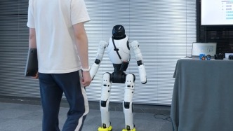 人形机器人灵犀X2掌握新技能：有了“内心戏”，还会拳脚功夫