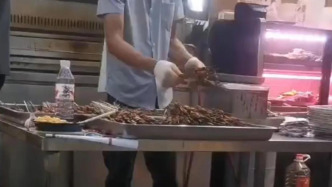烤肉店从泔水桶内捞出肉串再烤？西安未央区市监局：停业整顿