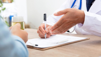 科普｜認(rèn)識譫妄：它有哪些表現(xiàn)？患者怎樣走出“迷霧”?