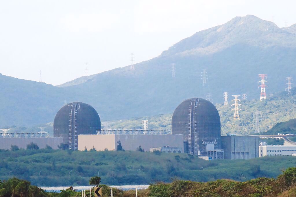台湾关闭最后的核电，岛内担忧“非核家园”缺电、涨电价困局难解