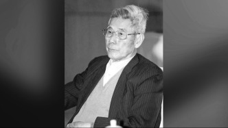 新华社原香港分社副社长、深圳市委原副书记秦文俊逝世