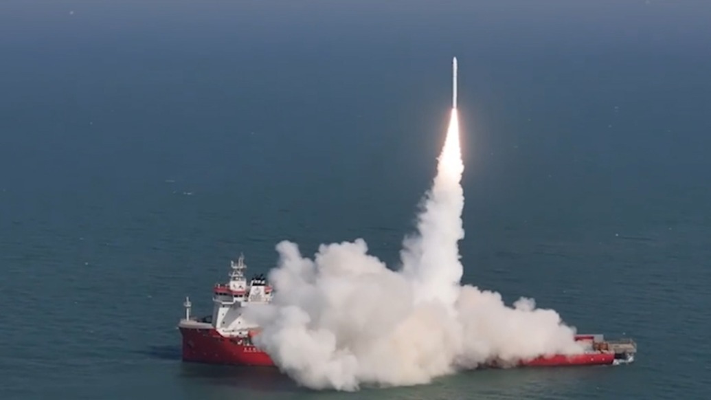 中国成功从海上发射一箭4星