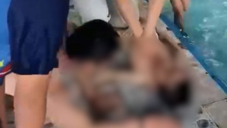 男孩游泳時意外溺水，好心人接力搶救